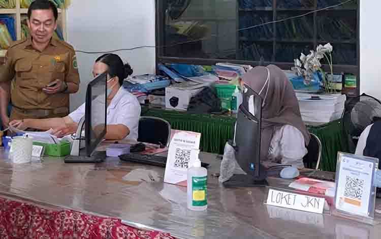 Kadis Kesehatan Palangka Raya Riduan Tinjau Pelayanan di Puskesmas Menteng