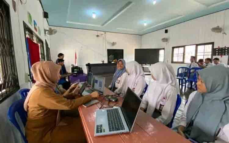 Dukcapil Lamandau Gelar Program Jebol Pelanduk di SMAN 1 Bulik