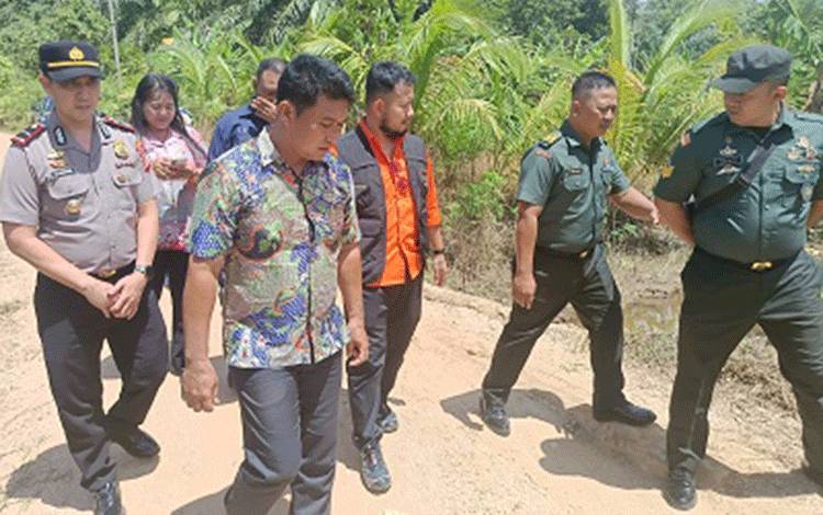 Wabup Bartim Minta Perusahaan Perbaiki Jembatan Ambles di RT 08 Desa Bentot