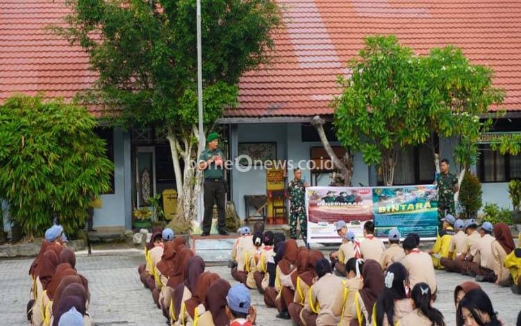 Kodim 1015/Sampit Bangkitkan Semangat Pelajar Mengabdi kepada Negara