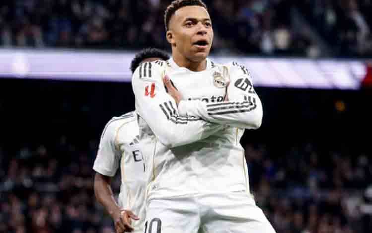Selebrasi Kylian Mbappe setelah mencetak gol penalti untuk Real Madrid dalam laga Liga Spanyol 2025/26 lawan Levante di Stadion Santiago Bernabeu pada Sabtu (17/1/2026). Realmadrid.com