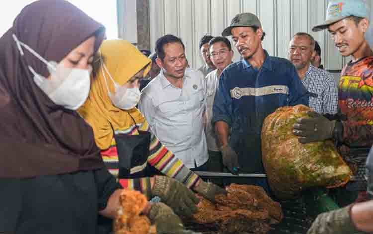 Menteri LH Imbau Intensifkan Pemilahan Hadapi Krisis Sampah di Daerah