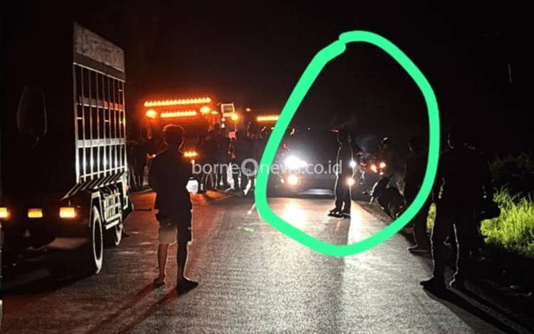 Pria Bersenjata Tajam Ngamuk Picu Kemacetan di Jalan Trans Kalimantan Pulang Pisau