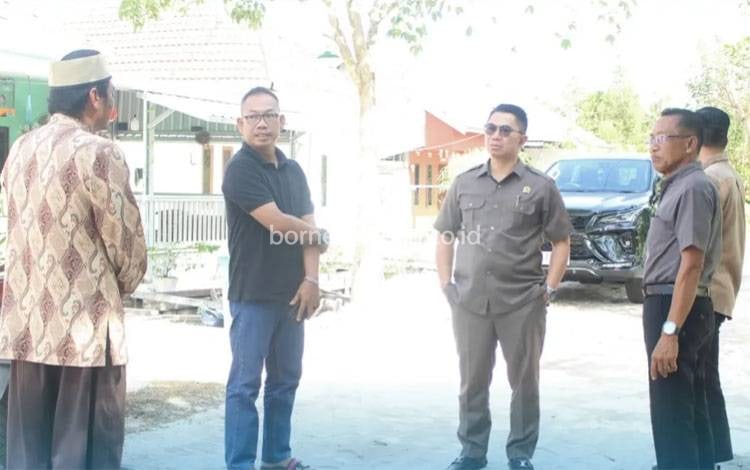Wakil Ketua III DPRD Kalteng Junaidi Temui Warga di Jalan Buluh Merindu Palangka Raya