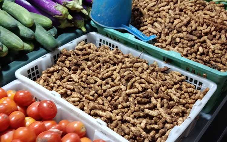 Banjir Jadi Kendala Serius Petani Kacang Tanah di Palangka Raya
