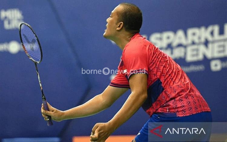 Atlet para bulu tangkis putra Indonesia Dwiyoko mengalami kekalahan dramatis lawan atlet asal Turki dalam FOX'S Para Badminton International 2023 di Gor Sritex Arena Solo, Jateng, Jumat (8/9/2023). ANTARA/Bambang Dwi Marwoto