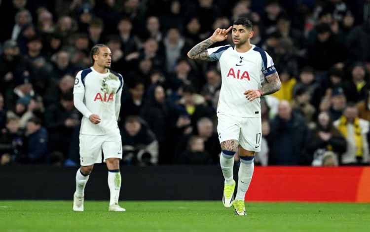 Tottenham Segel Kemenangan 2-0 Kontra 10 Pemain Borussia Dortmund