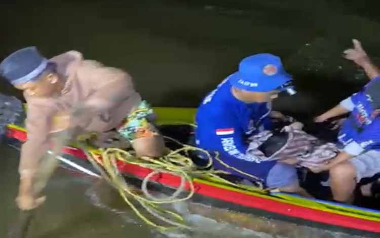 Pemuda Tenggelam di Sungai Barito Ditemukan Meninggal dan Dievakuasi ke RSUD Ulin