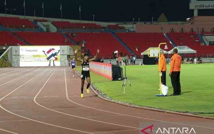 Tangis Tiwa Pecah Usai Raih Emas 1.500 Meter Putri di APG 2025