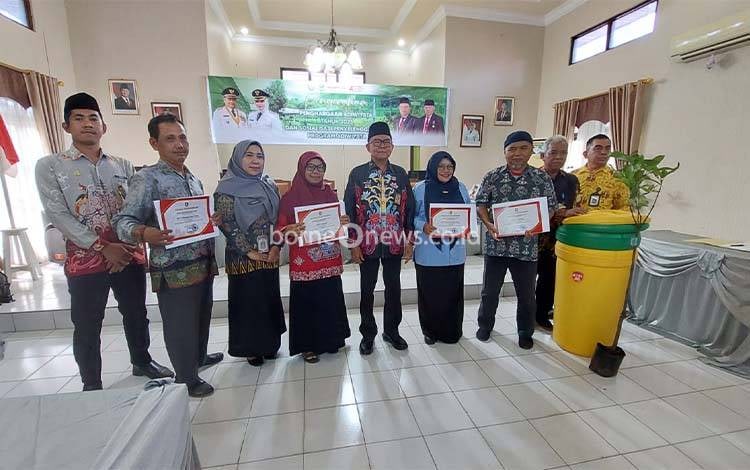 Puluhan Sekolah Terima Penghargaan Adiwiyata di Kotim