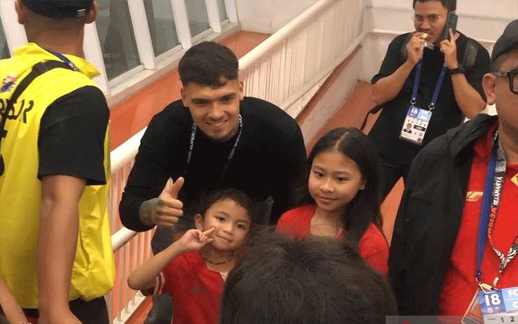 Persija Rekrut Shayne Pattynama Karena Bisa Main di Berbagai Posisi