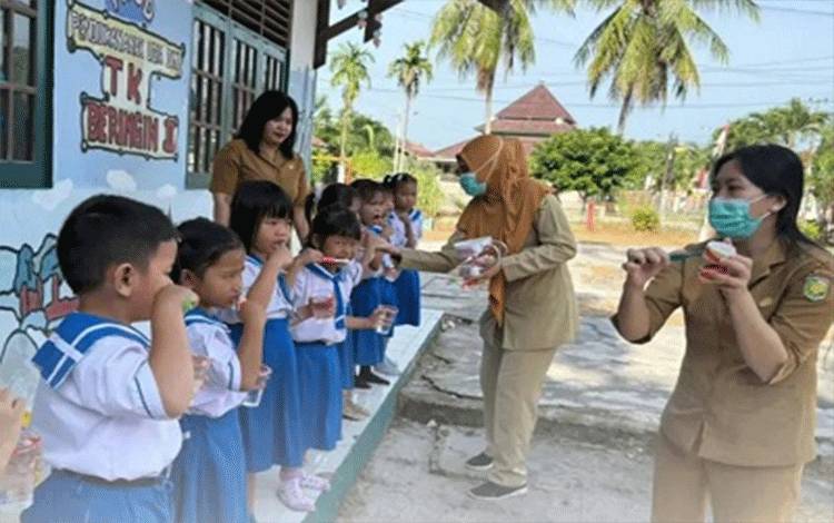 Puskesmas Bukit Hindu Palangka Raya Gelar Kegiatan Kesehatan Gigi Sekolah