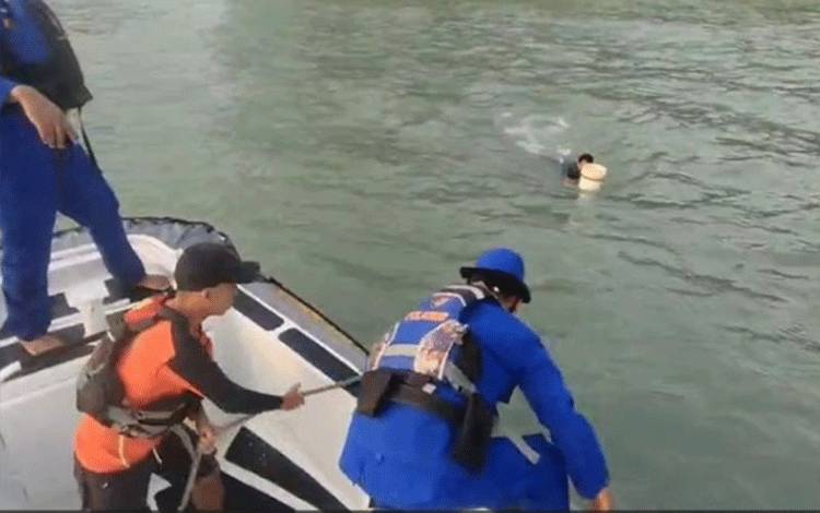 Tim SAR Selamatkan Nelayan korban kapal tenggelam