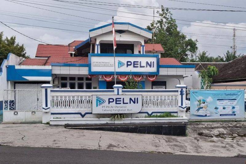 Pelni Kumai Bantu Klaim Asuransi Penumpang KM Lawit, Santunan Rp72,5 Juta Diserahkan
