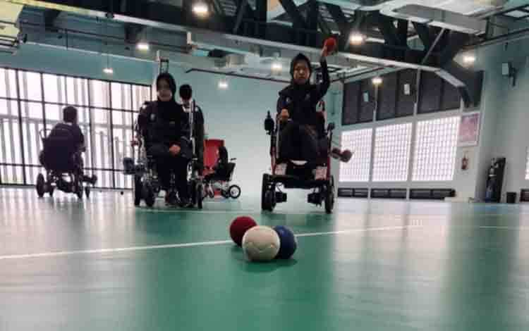 Dokumentasi atlet boccia Indonesia berlatih untuk persiapan menghadapi ASEAN Para Games Thailand 2025, di Solo, Jawa Tengah. ANTARA/HO-Tim boccia Indonesia.