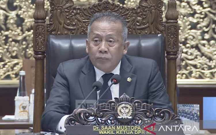 DPR Rapat Paripurna Beragenda Penetapan Calon Hakim MK-Deputi BI