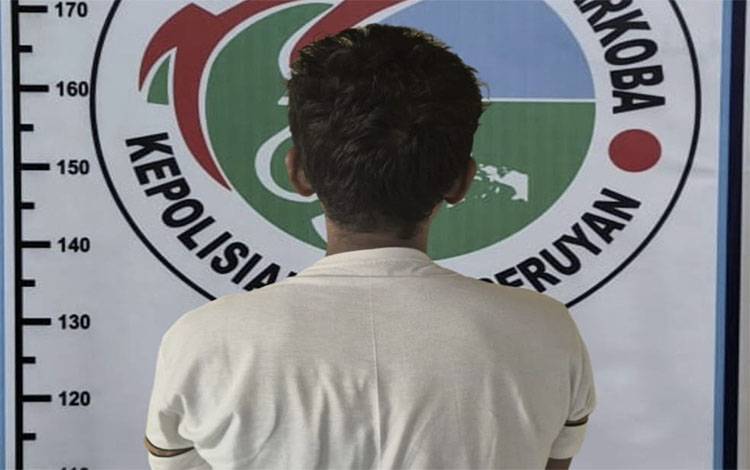 Sat Resnarkoba Polres Seruyan Amankan Terduga Pengedar Sabu di Rumah Kosong