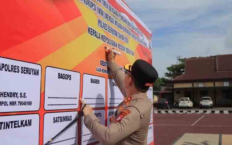 Menuju WBKWBBM 2026, Polres Seruyan Teken Pakta Integritas dan Komitmen Bersama
