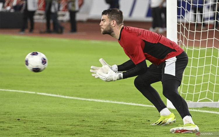 Maarten Paes Gabung Ajax