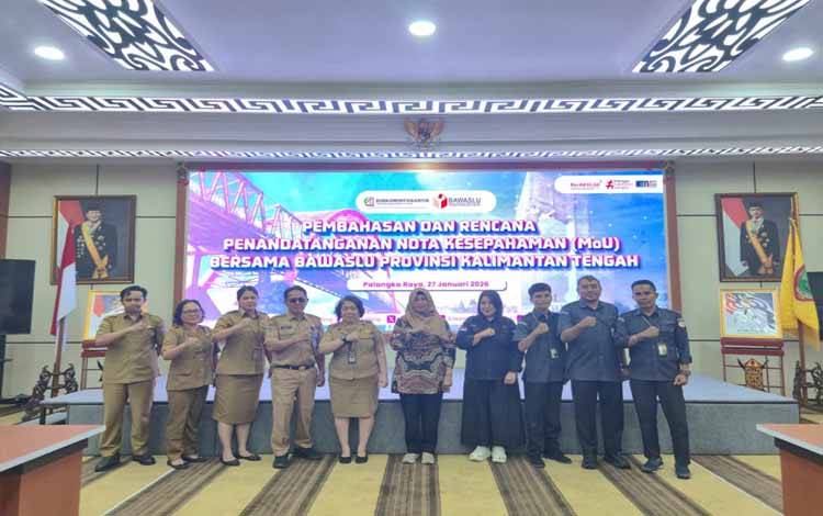Diskominfosantik dan Bawaslu Kalteng Perkuat Sinergi Pengawasan Pemilu