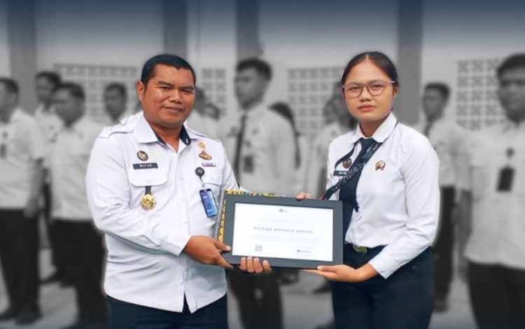 Rutan Palangka Raya Beri Penghargaan Pegawai yang Gagalkan Penyelundupan Sabu