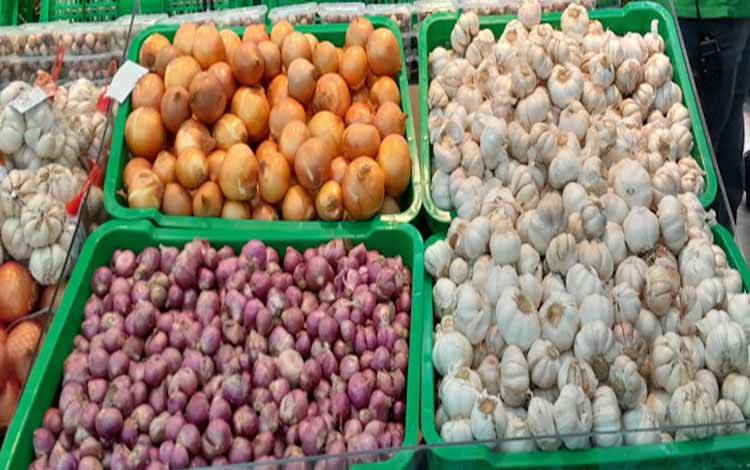 Komoditas Bawang Merah dan Putih di Palangka Raya Hadapi Tantangan Cuaca dan Distribusi