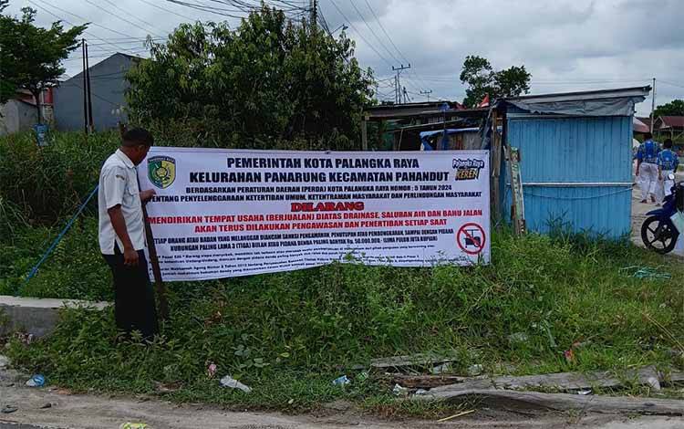 Kelurahan Panarung Gelar Sosialisasi, Larang Membangun di Atas Saluran Drainase