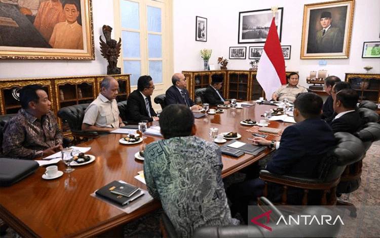 Prabowo Minta ATR Kendalikan Alih Fungsi Sawah untuk Ketahanan Pangan