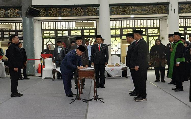 Bupati Kotim Lantik 11 Kepala Dinas Hasil Lelang Jabatan, Termasuk Direktur RSUD Murjani dan Kadisdik