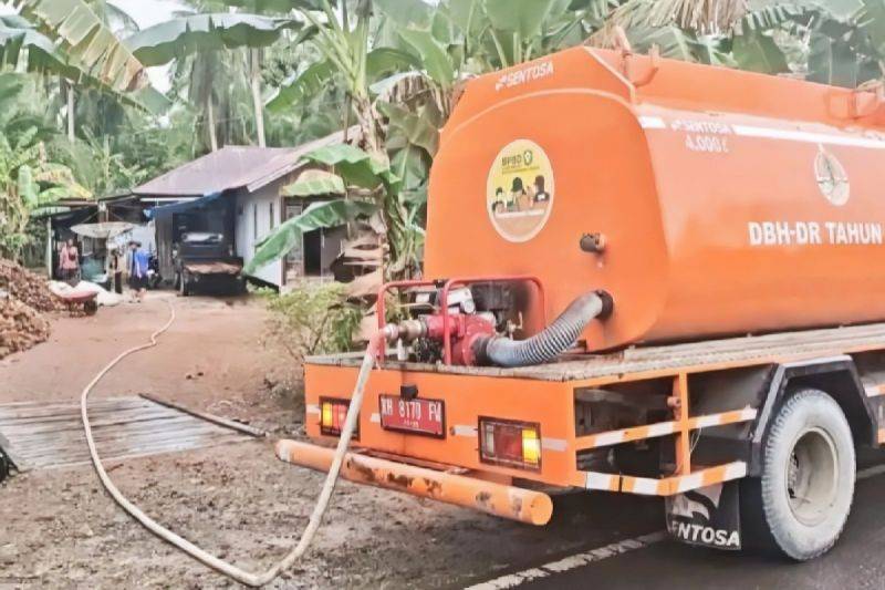 Pemkab Kotawaringin Timur Pasok Air Bersih untuk Masyarakat Pesisir