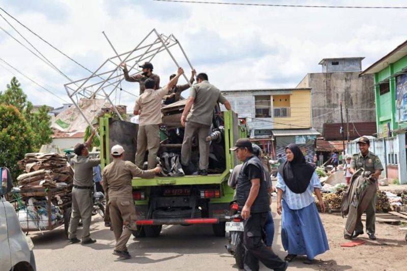 Penertiban Pedagang Pasar Besar Palangka Raya Fokus Penataan dan Kebersihan
