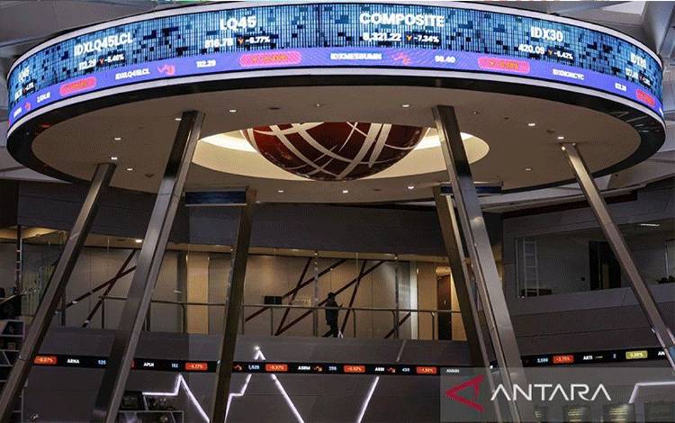 Ekonom Proyeksi Pasar Modal Bergerak Hati-Hati Beberapa Hari Mendatang