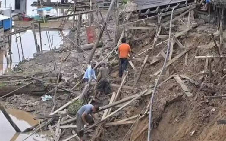 Ablasi Rusak Jembatan 130 Meter dan 30 Rumah di Palangka Raya, DPRD Imbau Warga Waspada