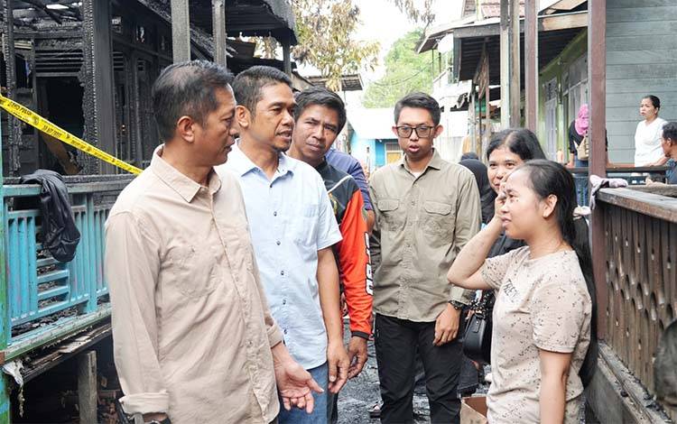 Pemkab Barito Utara Langsung Turun Lapangan Serahkan Bantuan Korban Kebakaran