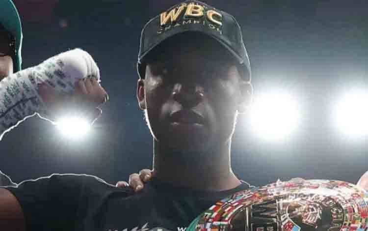 Bruce Carirngton Kanvaskan Casto untuk Rebut Gelar Juara Dunia WBC