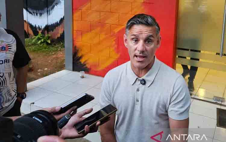 Herdman Pantau Kevin Diks dan Dean James saat Melawat ke Eropa