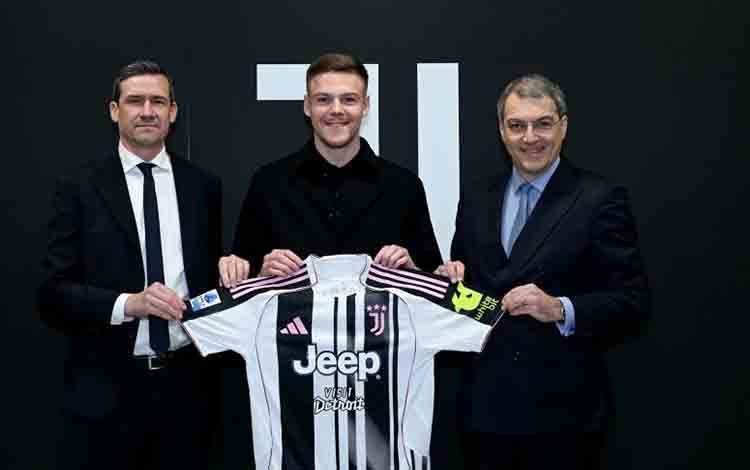 Juventus Resmi Umumkan Kedatangan Bek Swedia Emil Holm dari Bologna