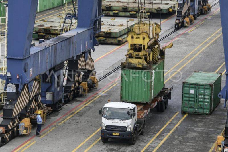 Perdagangan Luar Negeri Kalteng Catat Surplus 3,5 Miliar Dolar AS Sepanjang 2025