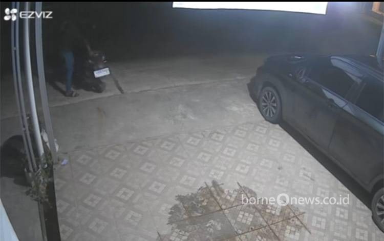 Aksi Pencurian Terekam CCTV, Motor Honda Genio Raib di Green Sunny Estate Banjarmasin