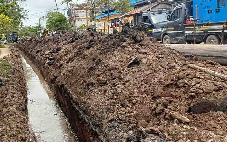 Perumdam Tirta Mentaya Kotim Janji Galian Pipa di Jalan Walter Condrad Dikembalikan ke Kondisi Semula