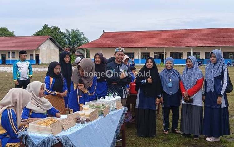 MTsN Seruyan Gelar Bazar Kewirausahaan, Tanamkan Jiwa Usaha dan Kepedulian Siswa Sejak Dini