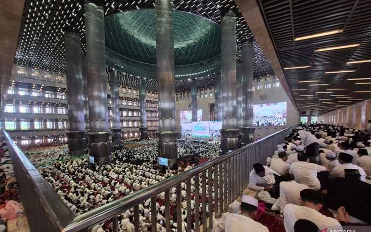 Puluhan Ribu Jamaah Padati Masjid Istiqlal, Gelar Doa Bersama untuk Keselamatan Bangsa
