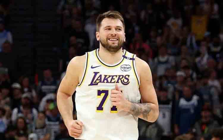 Luka Doncic Jalani MRI Usai Cedera Hamstring Lawan 76ers