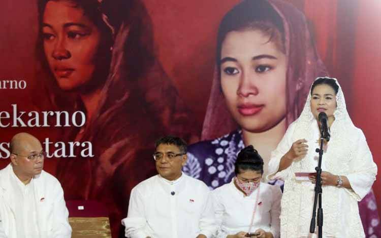 Cucu Presiden pertama RI Soekarno bersama Fatmawati, Puti Guntur Soekarno (kanan), dalam acara peringatan 103 tahun kelahiran Fatmawati yang digelar di Jakarta, Sabtu (7/2/2026). ANTARA/HO-PDI Perjuangan