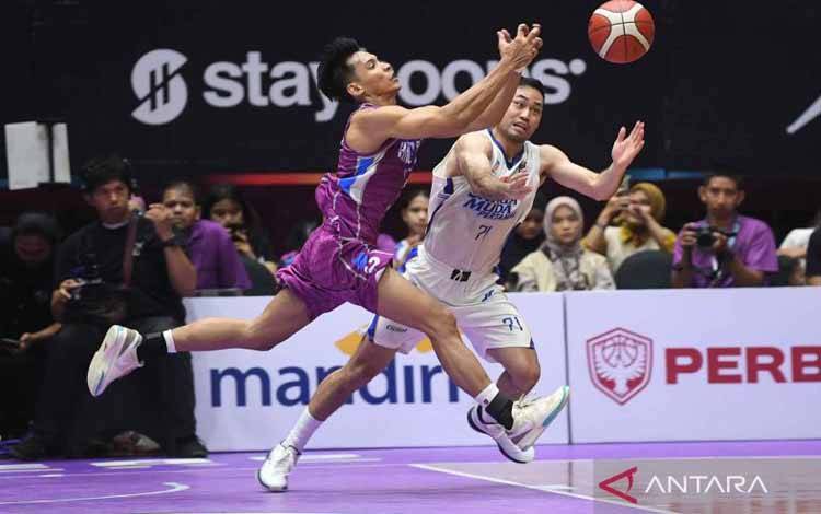 Satria Muda Hempaskan Hangtuah Jakarta dengan Skor Telak 77-57