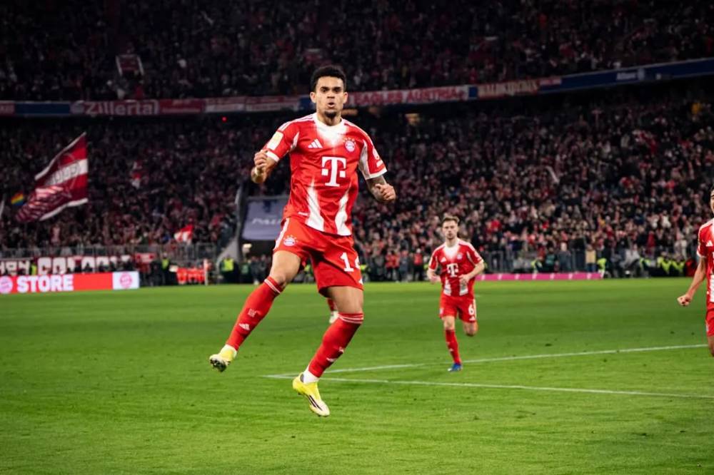 Luis Diaz Hattrick, Bayern Muenchen Menang Telak 5-1 atas Hoffenheim