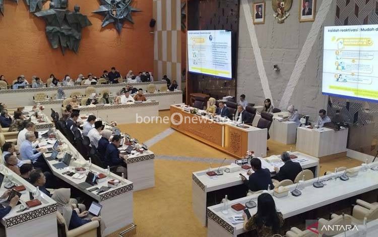 DPR Rapat dengan Empat Menteri dan Dua Kepala Lembaga Bahas Masalah JKN PBI