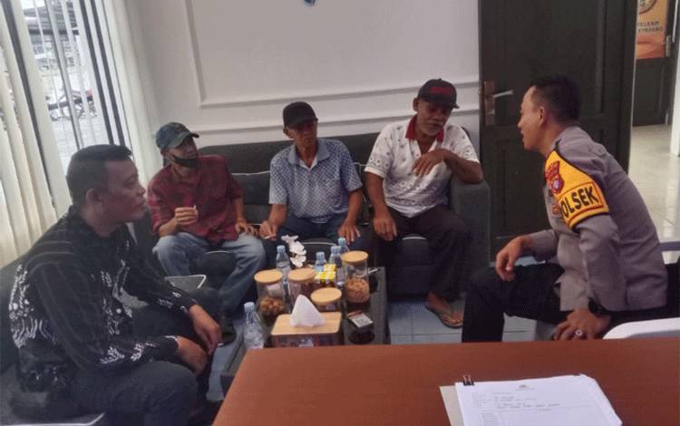 Sejumlah Warga Sampit Laporkan Dugaan Aktivitas Racun Ikan di Bantraran Sungai Mentaya