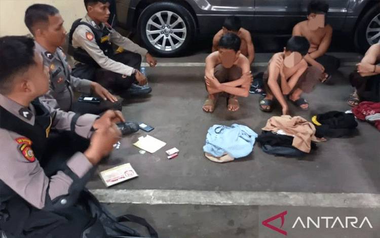 Polisi Tangkap Tujuh Pelaku Terlibat Tawuran Antarkelompok