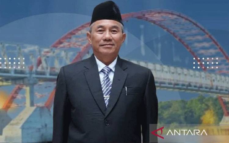 Sekretaris Daerah Kota Palangka Raya Arbert Tombak. ANTARA/Rendhik Andika